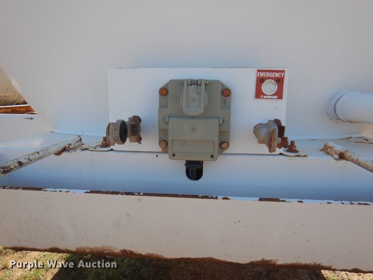 image for item DJ7527 2005 Eagle EV13  tank trailer