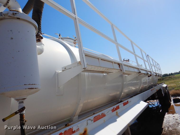 image for item DJ7527 2005 Eagle EV13  tank trailer