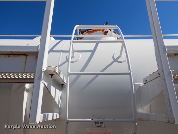 image for item DJ7527 2005 Eagle EV13  tank trailer