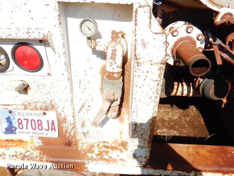 image for item DJ7528 2006 Eagle V-130  tank trailer