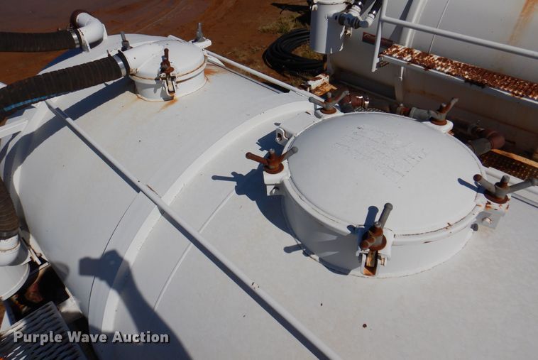 image for item DJ7528 2006 Eagle V-130  tank trailer