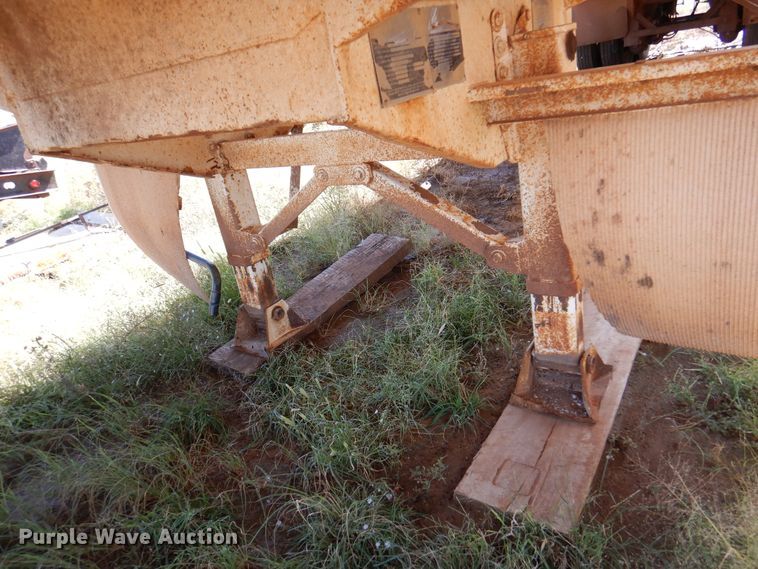 image for item DJ7529 2012 Gallegos  tank trailer