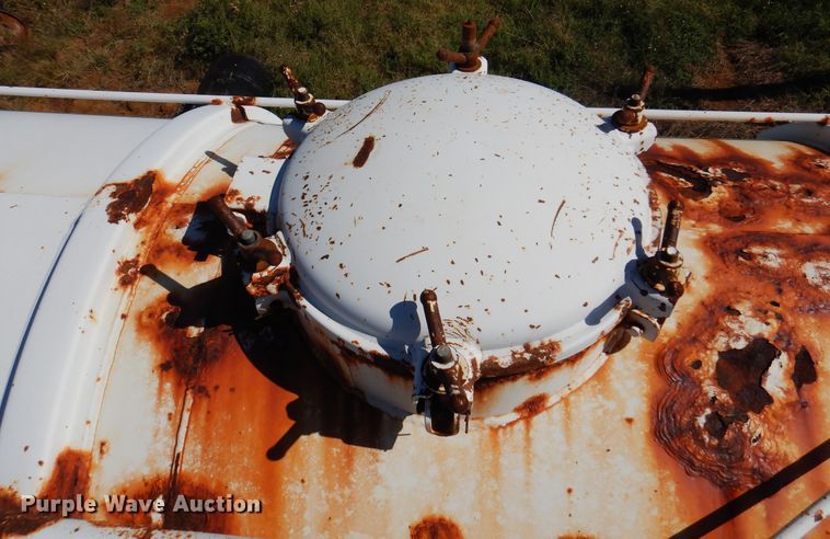 image for item DJ7529 2012 Gallegos  tank trailer