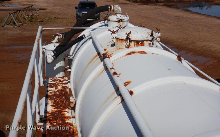 image for item DJ7529 2012 Gallegos  tank trailer