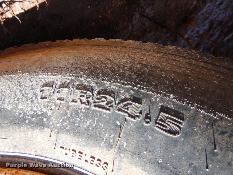 image for item DJ7529 2012 Gallegos  tank trailer