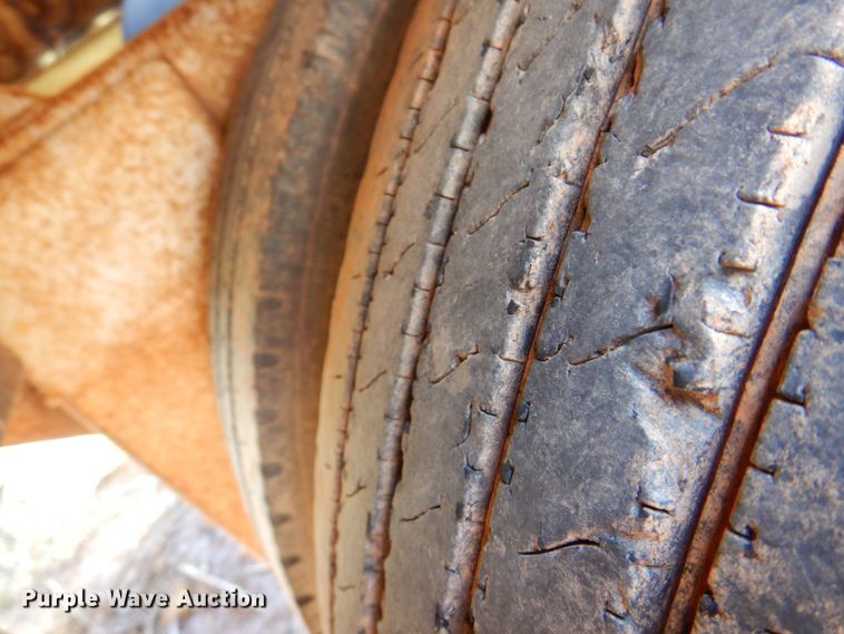 image for item DJ7529 2012 Gallegos  tank trailer