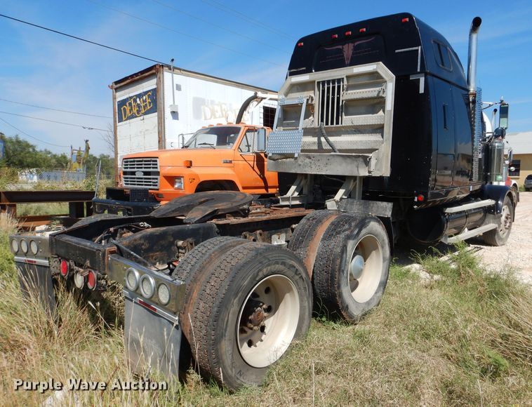 image for item DJ8873 1999 Western Star 4964FX  semi truck