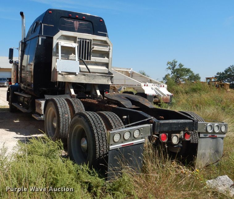 image for item DJ8873 1999 Western Star 4964FX  semi truck