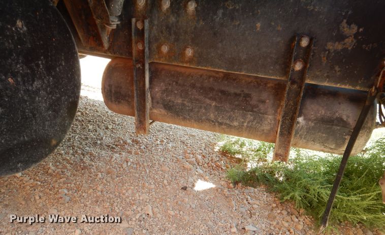 image for item DJ8873 1999 Western Star 4964FX  semi truck