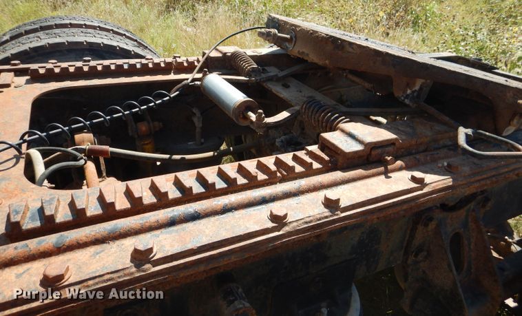 image for item DJ8873 1999 Western Star 4964FX  semi truck