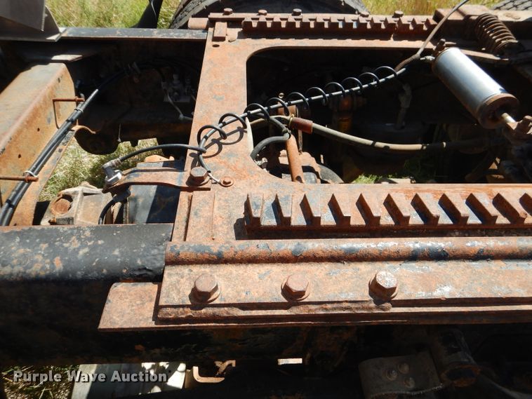 image for item DJ8873 1999 Western Star 4964FX  semi truck