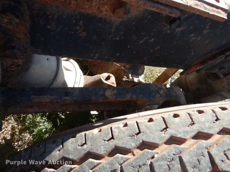 image for item DJ8873 1999 Western Star 4964FX  semi truck