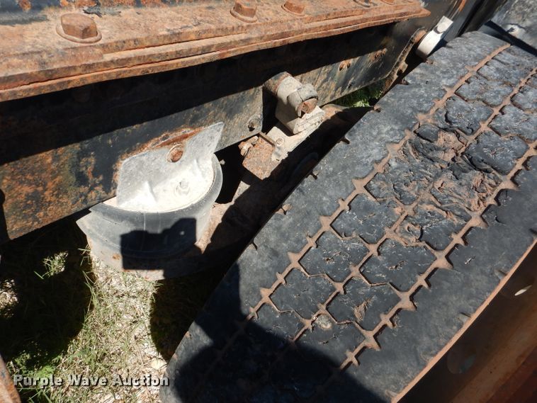 image for item DJ8873 1999 Western Star 4964FX  semi truck