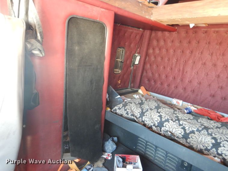 image for item DJ8873 1999 Western Star 4964FX  semi truck