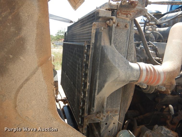 image for item DJ8873 1999 Western Star 4964FX  semi truck