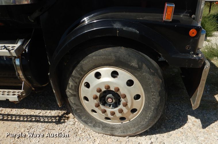 image for item DJ8873 1999 Western Star 4964FX  semi truck