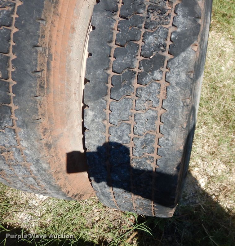 image for item DJ8873 1999 Western Star 4964FX  semi truck