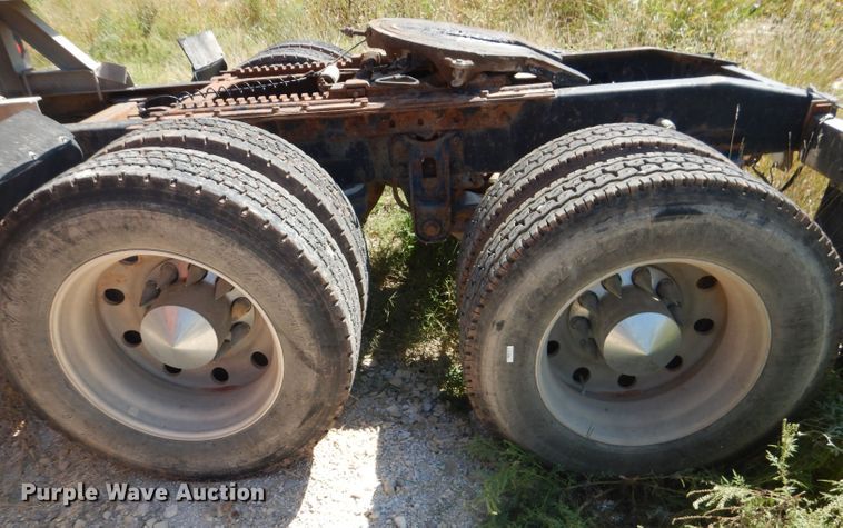 image for item DJ8873 1999 Western Star 4964FX  semi truck