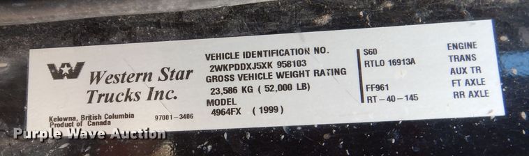 image for item DJ8873 1999 Western Star 4964FX  semi truck