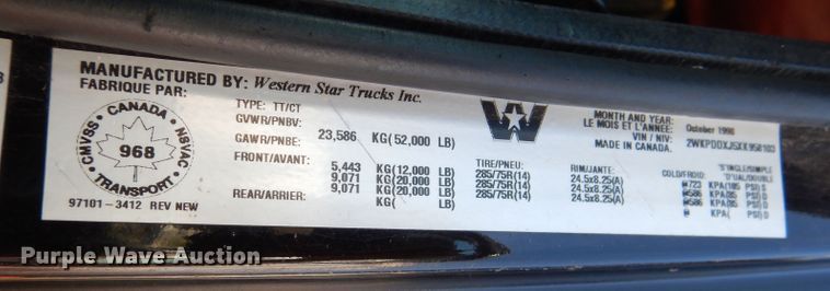 image for item DJ8873 1999 Western Star 4964FX  semi truck