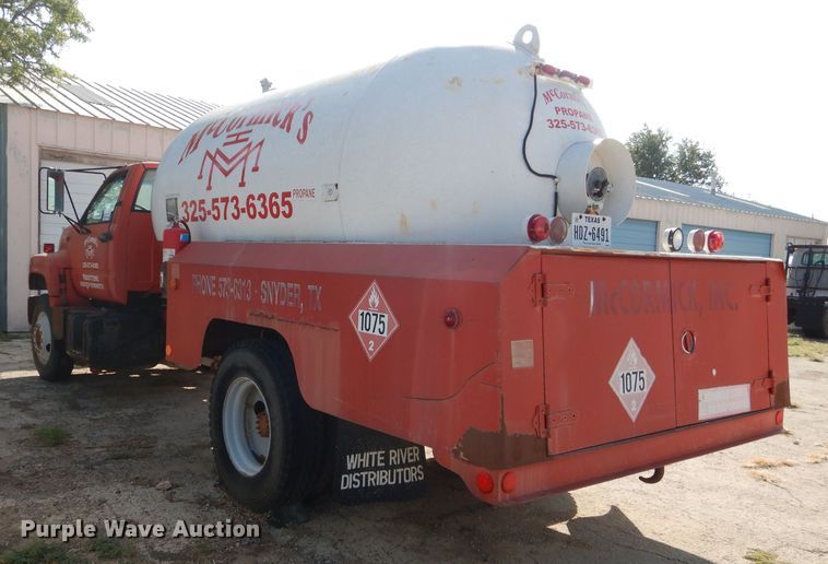 image for item DJ8877 1992 Chevrolet C7500  fuel truck