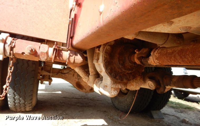 image for item DJ8877 1992 Chevrolet C7500  fuel truck