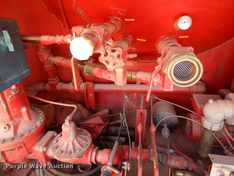 image for item DJ8877 1992 Chevrolet C7500  fuel truck