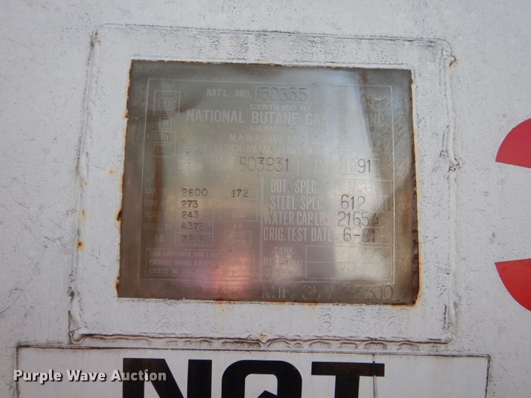 image for item DJ8877 1992 Chevrolet C7500  fuel truck