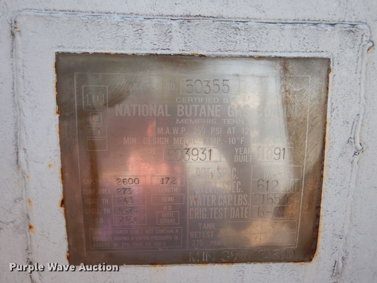 image for item DJ8877 1992 Chevrolet C7500  fuel truck