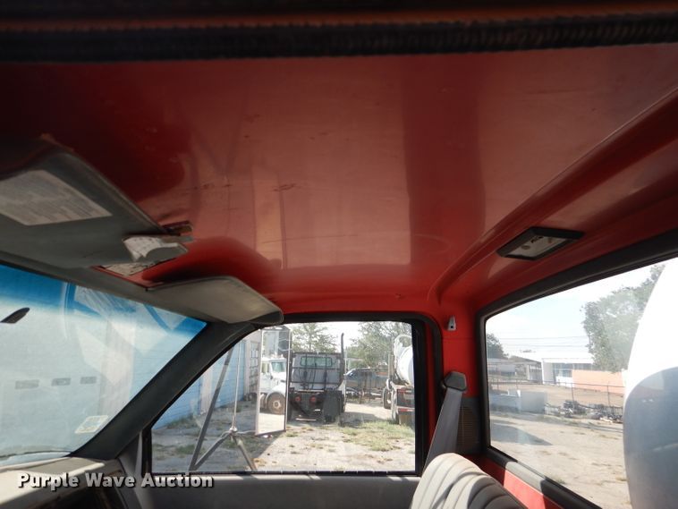 image for item DJ8877 1992 Chevrolet C7500  fuel truck