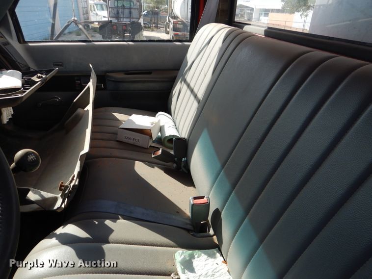 image for item DJ8877 1992 Chevrolet C7500  fuel truck