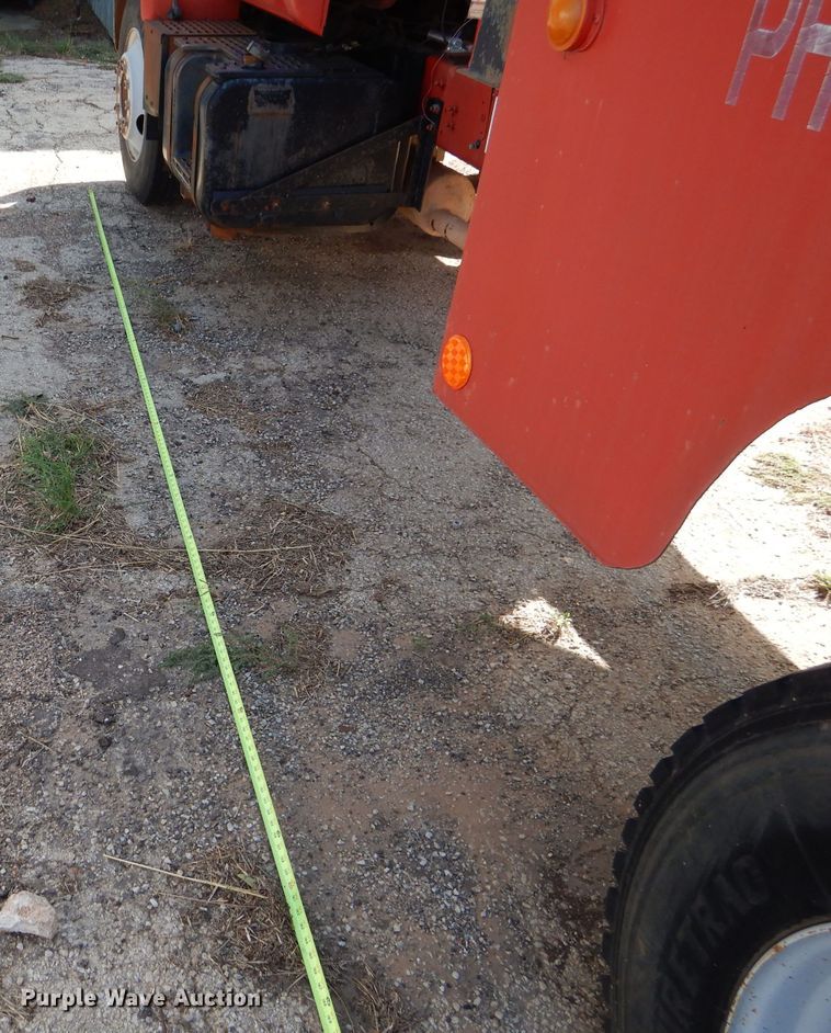 image for item DJ8877 1992 Chevrolet C7500  fuel truck