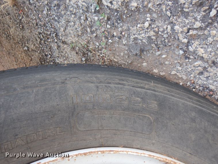 image for item DJ8877 1992 Chevrolet C7500  fuel truck