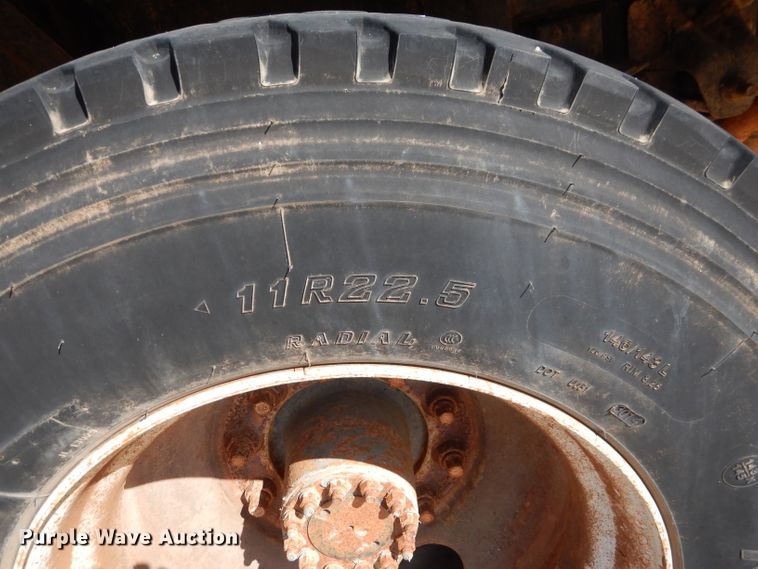 image for item DJ8877 1992 Chevrolet C7500  fuel truck