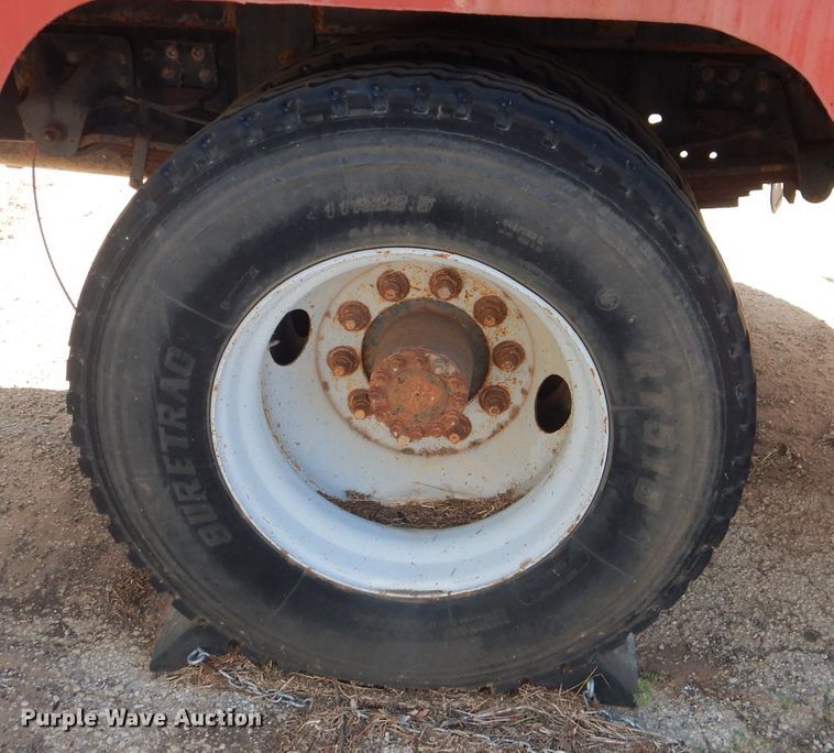 image for item DJ8877 1992 Chevrolet C7500  fuel truck