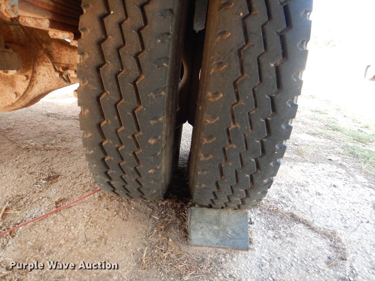 image for item DJ8877 1992 Chevrolet C7500  fuel truck