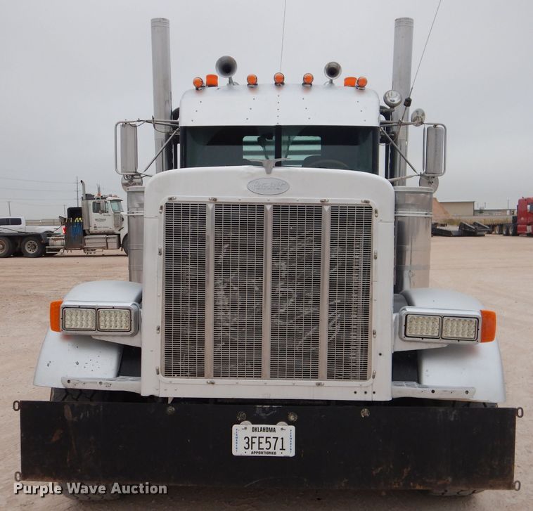 image for item DJ8878 1999 Peterbilt 379  semi truck