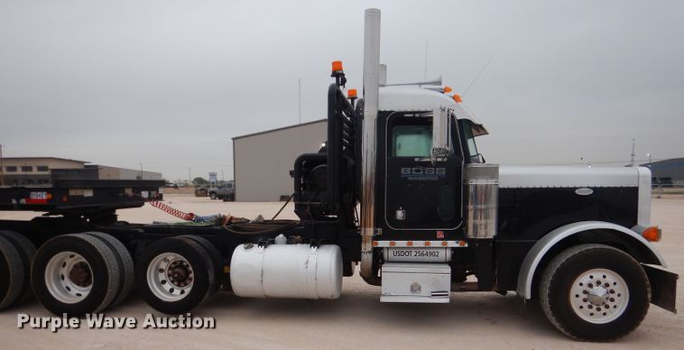 image for item DJ8878 1999 Peterbilt 379  semi truck
