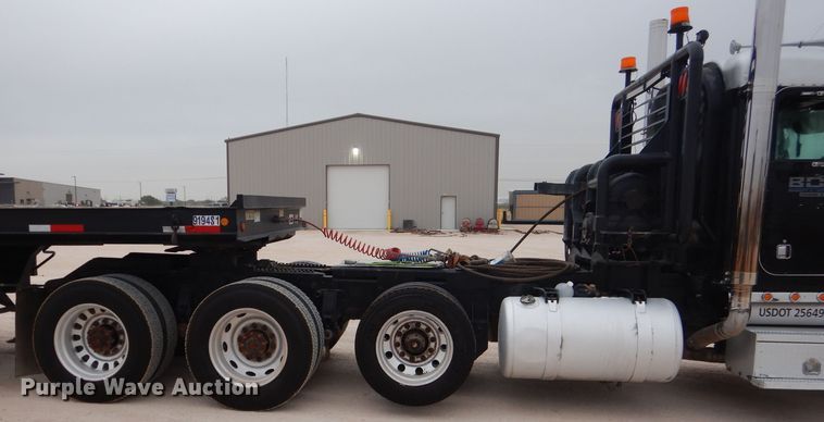 image for item DJ8878 1999 Peterbilt 379  semi truck