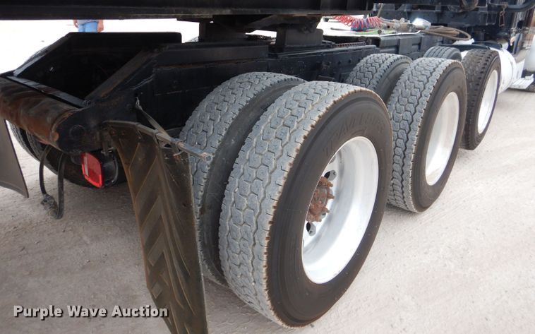 image for item DJ8878 1999 Peterbilt 379  semi truck