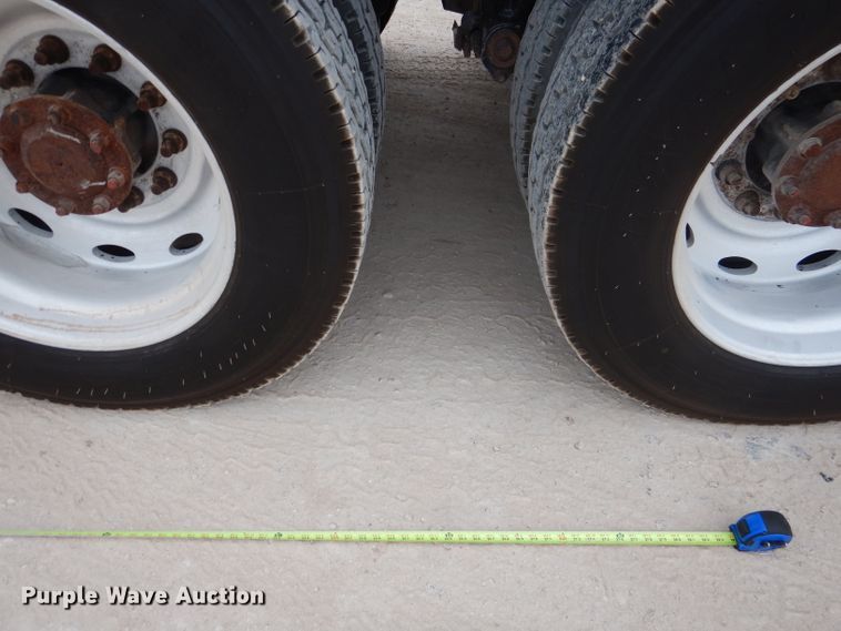 image for item DJ8878 1999 Peterbilt 379  semi truck