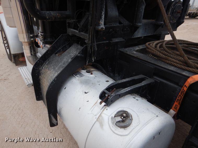 image for item DJ8878 1999 Peterbilt 379  semi truck