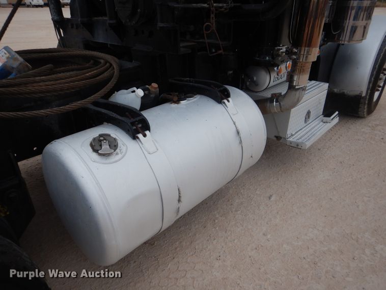 image for item DJ8878 1999 Peterbilt 379  semi truck