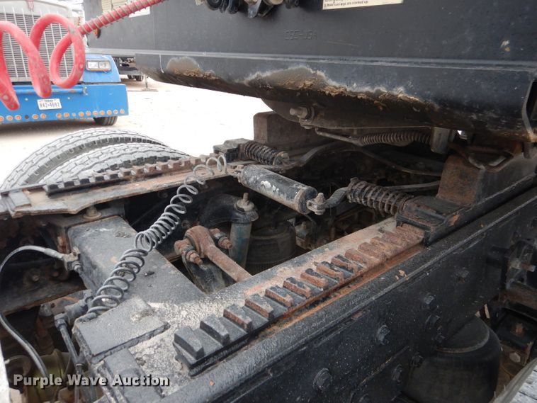 image for item DJ8878 1999 Peterbilt 379  semi truck