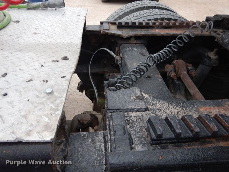 image for item DJ8878 1999 Peterbilt 379  semi truck