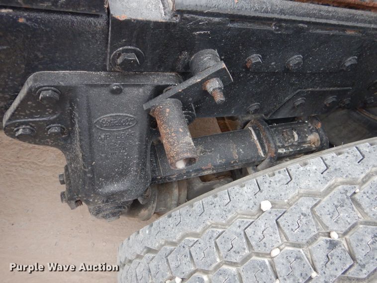 image for item DJ8878 1999 Peterbilt 379  semi truck