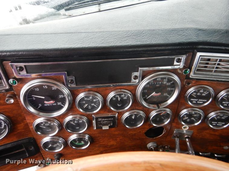 image for item DJ8878 1999 Peterbilt 379  semi truck