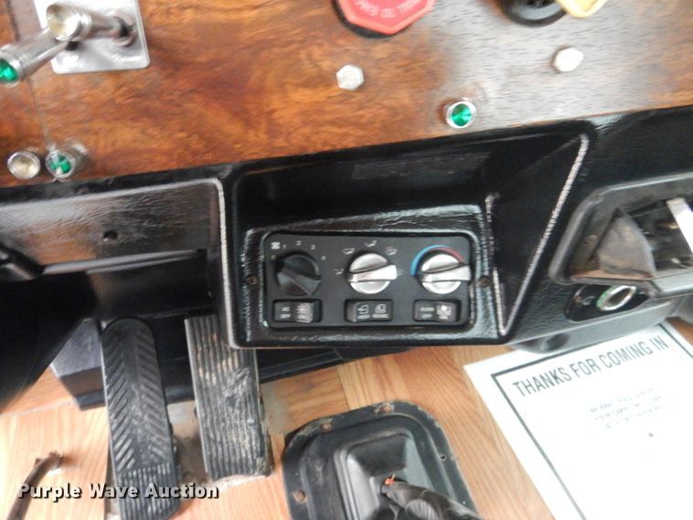 image for item DJ8878 1999 Peterbilt 379  semi truck