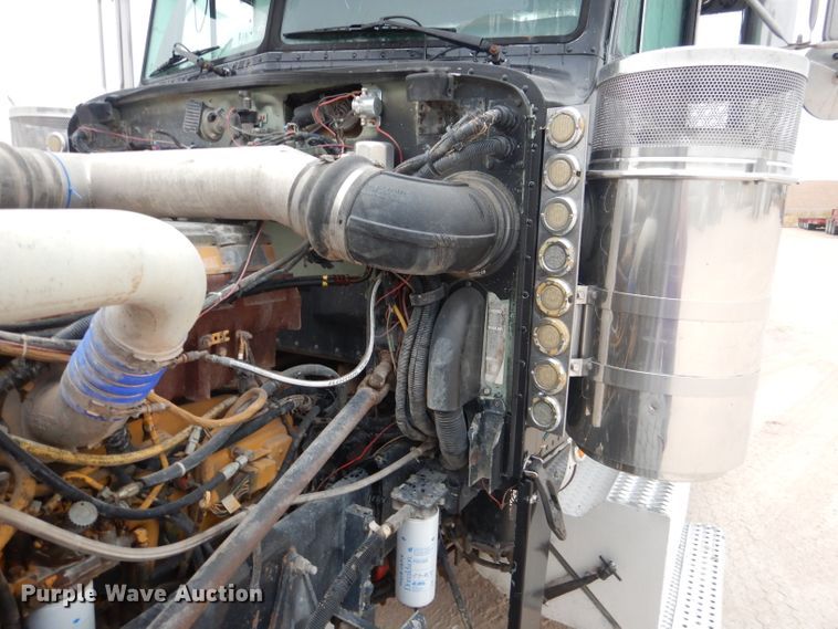 image for item DJ8878 1999 Peterbilt 379  semi truck