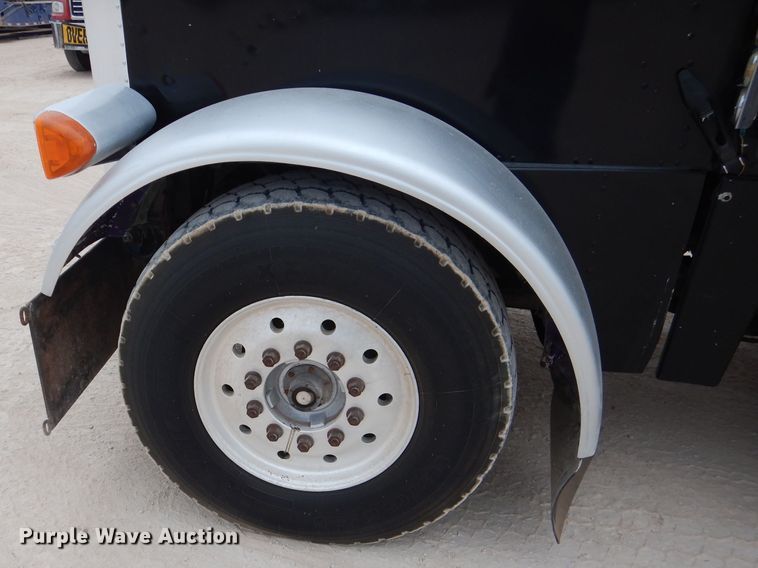 image for item DJ8878 1999 Peterbilt 379  semi truck
